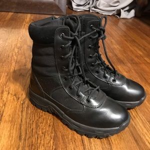 Combat boots